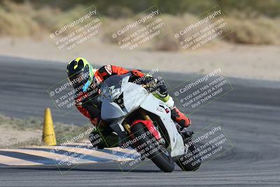 media/Nov-16-2025-Race Pace (Sun) [[8c5fa54630]]/Non Verified Riders (1st 20 Minutes)/2-Turn 10 (1010am)/